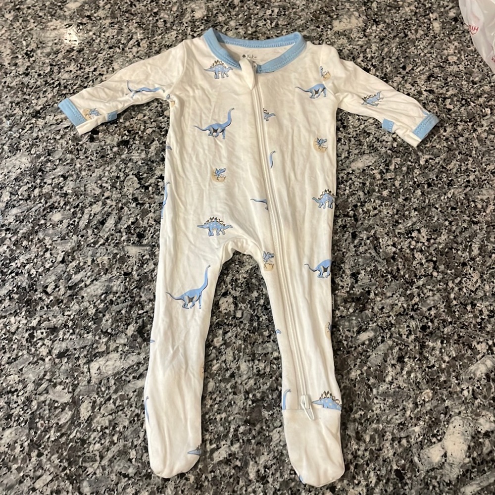 Kyte baby boy preemie outfit with dinosaurs!